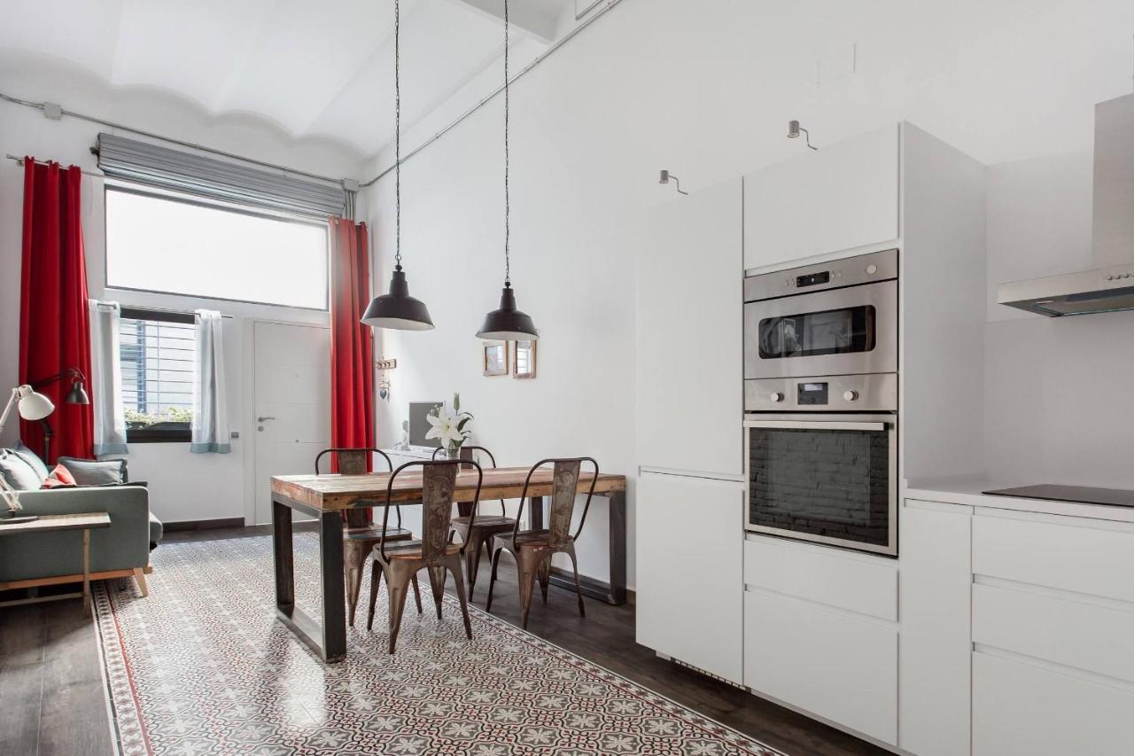 Stylish Apartment With Terrace For Couple Or Family Barcelona Exterior photo